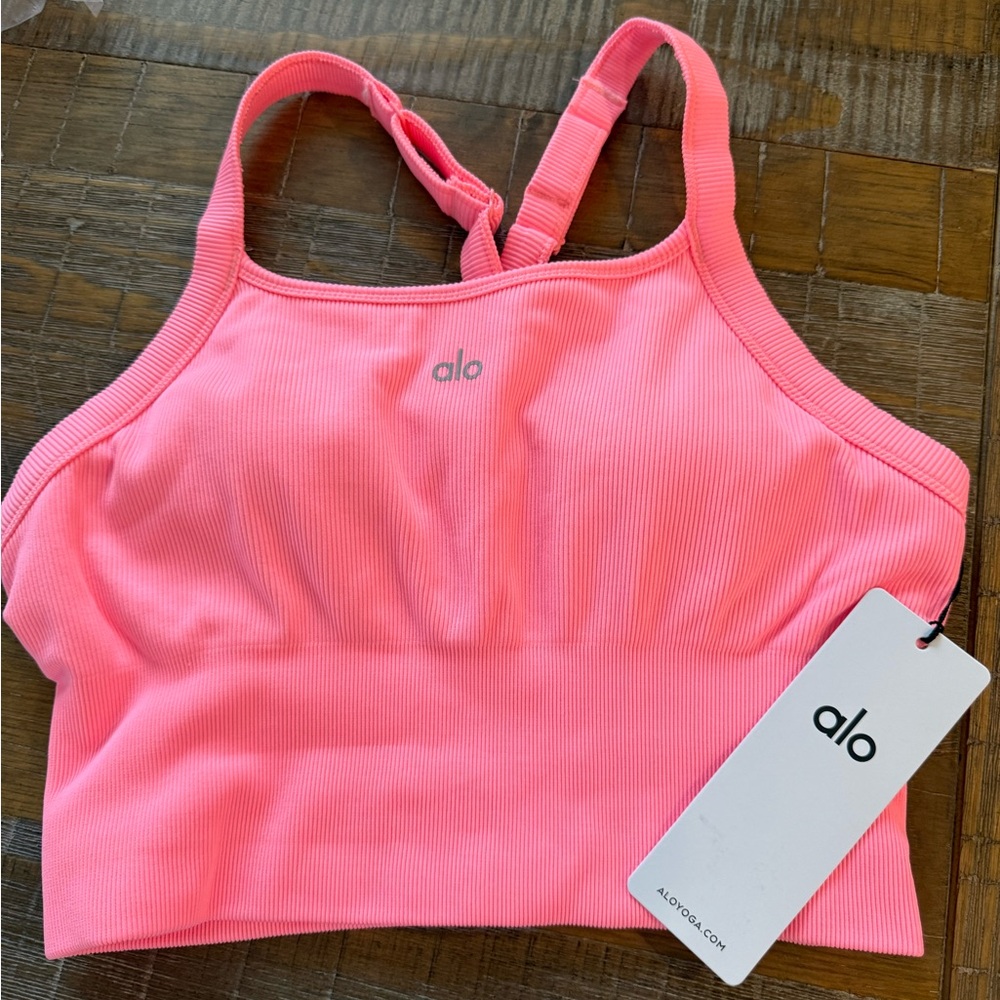 NWT Alo Neon Bubblegum ribbed favorite bra tank size medium!!